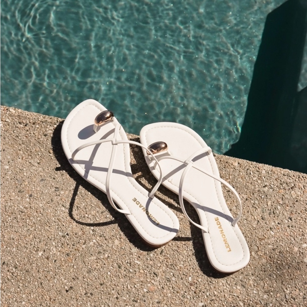 NEW Lemonade White Strappy Flip Flop Sandals w/ Minimalist Gold Accent Toe Ring